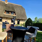 La Chaumiere De Lilou, Havre De Paix En Campagne Merckeghem