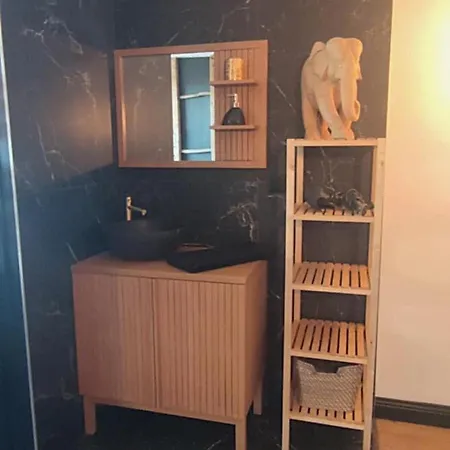 La Chaumiere De Lilou, Havre De Paix En Campagne * Merckeghem